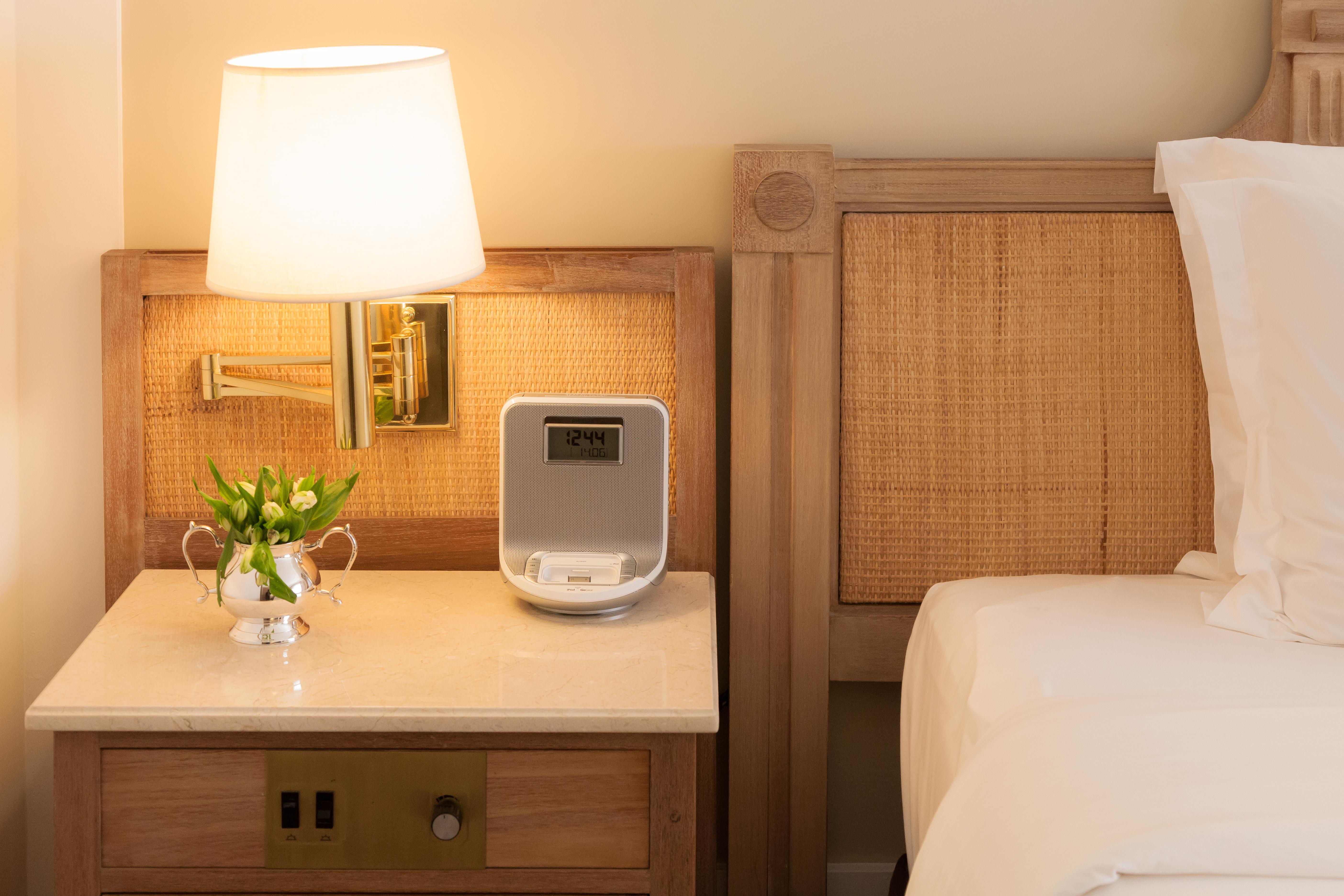 L'Hotel Portobay São Paulo Exterior foto A bedside table