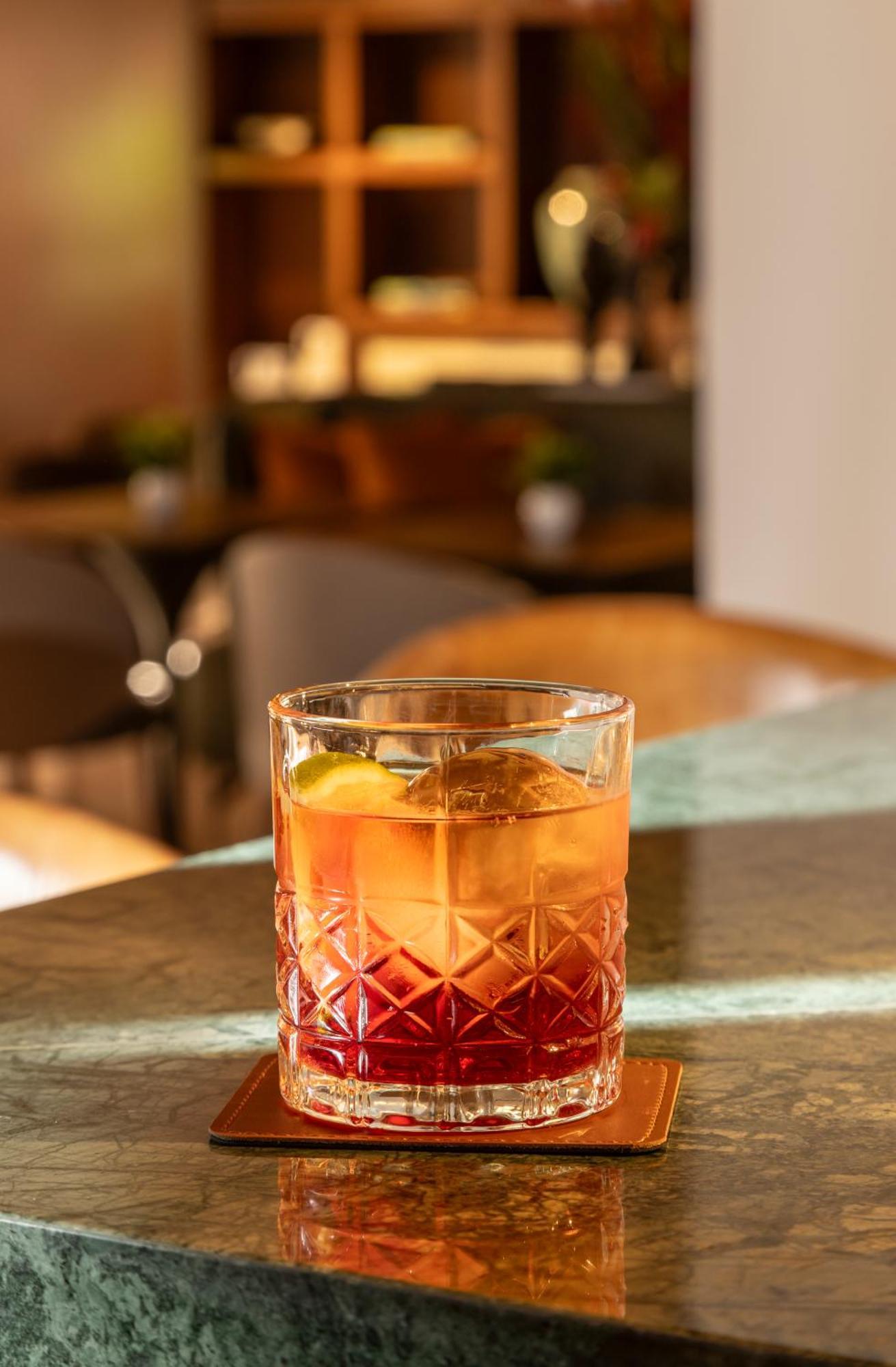 L'Hotel Portobay São Paulo Exterior foto Negroni cocktail